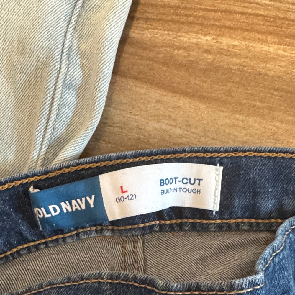 Old Navy Women's Flare & Wide Leg Jeans - Assorted Blue Washes - Picture 2 of 9